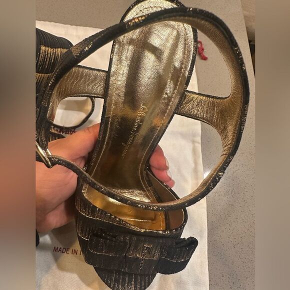 Salvatore Ferragamo 'Violet' Golden Metallic Stripe Bow Sandal Heels Size 8 - Picture 9 of 10